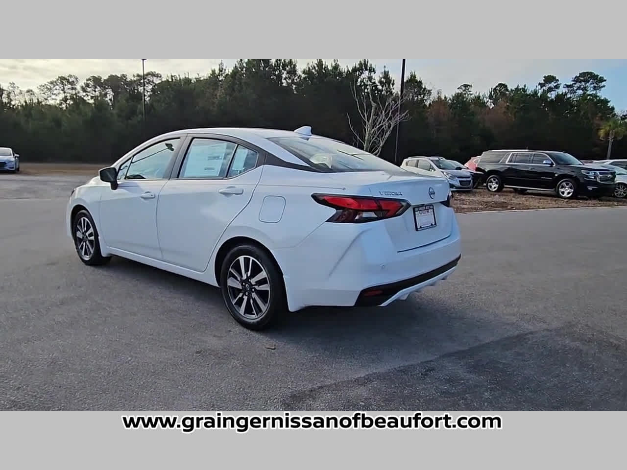 2025 Nissan Versa SV