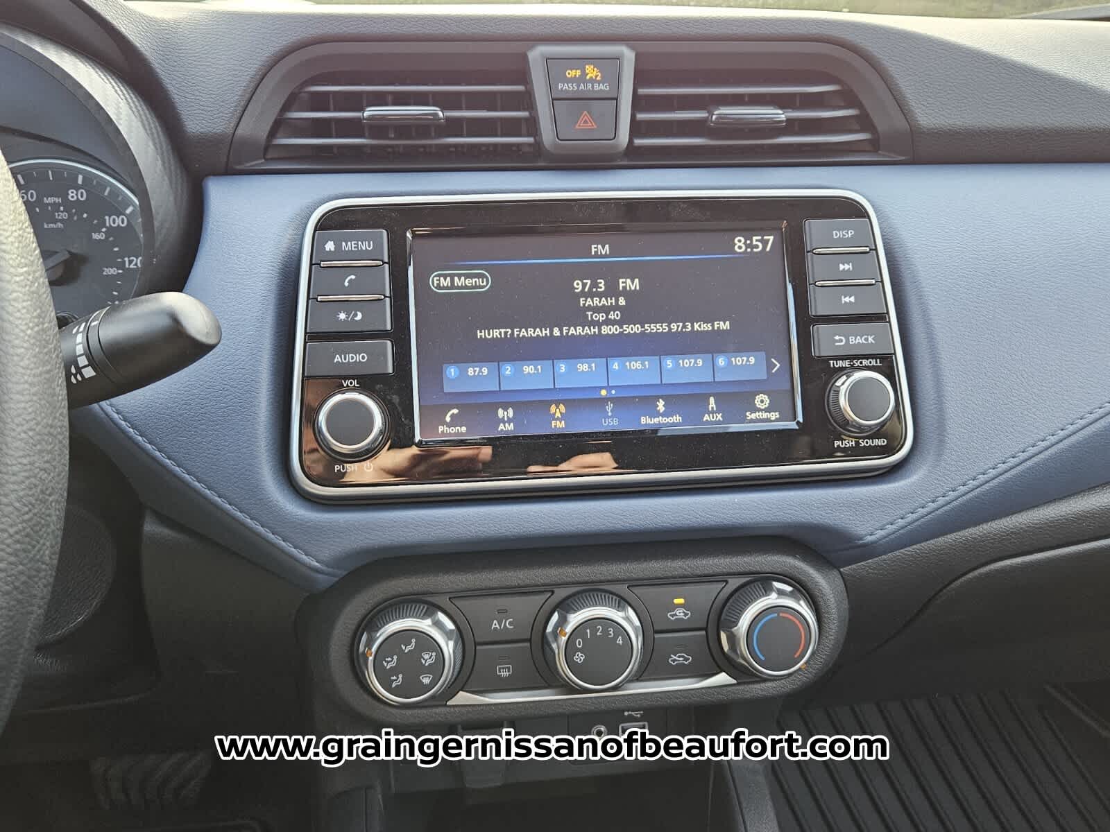 2025 Nissan Versa SV