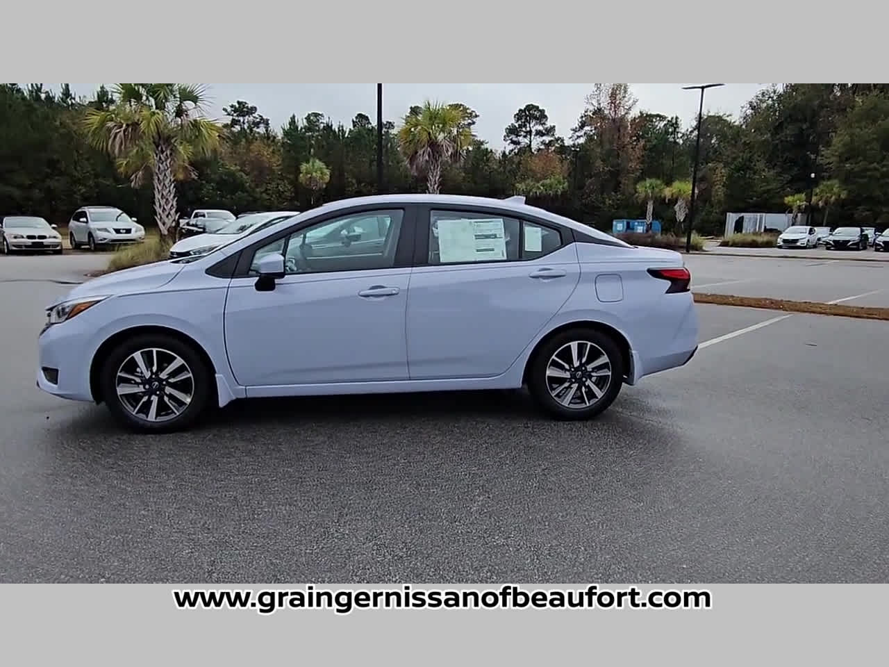 2025 Nissan Versa SV