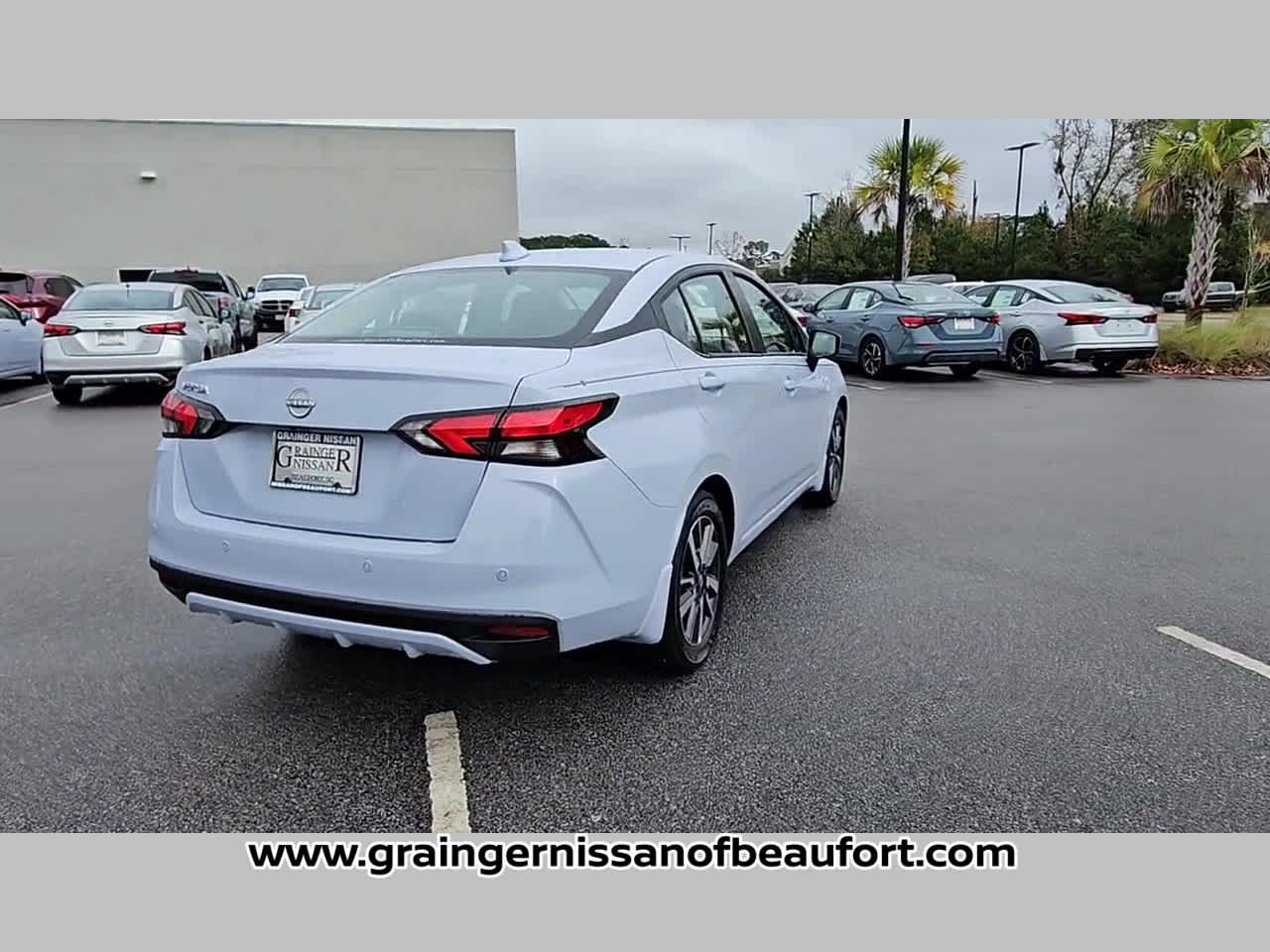 2025 Nissan Versa SV