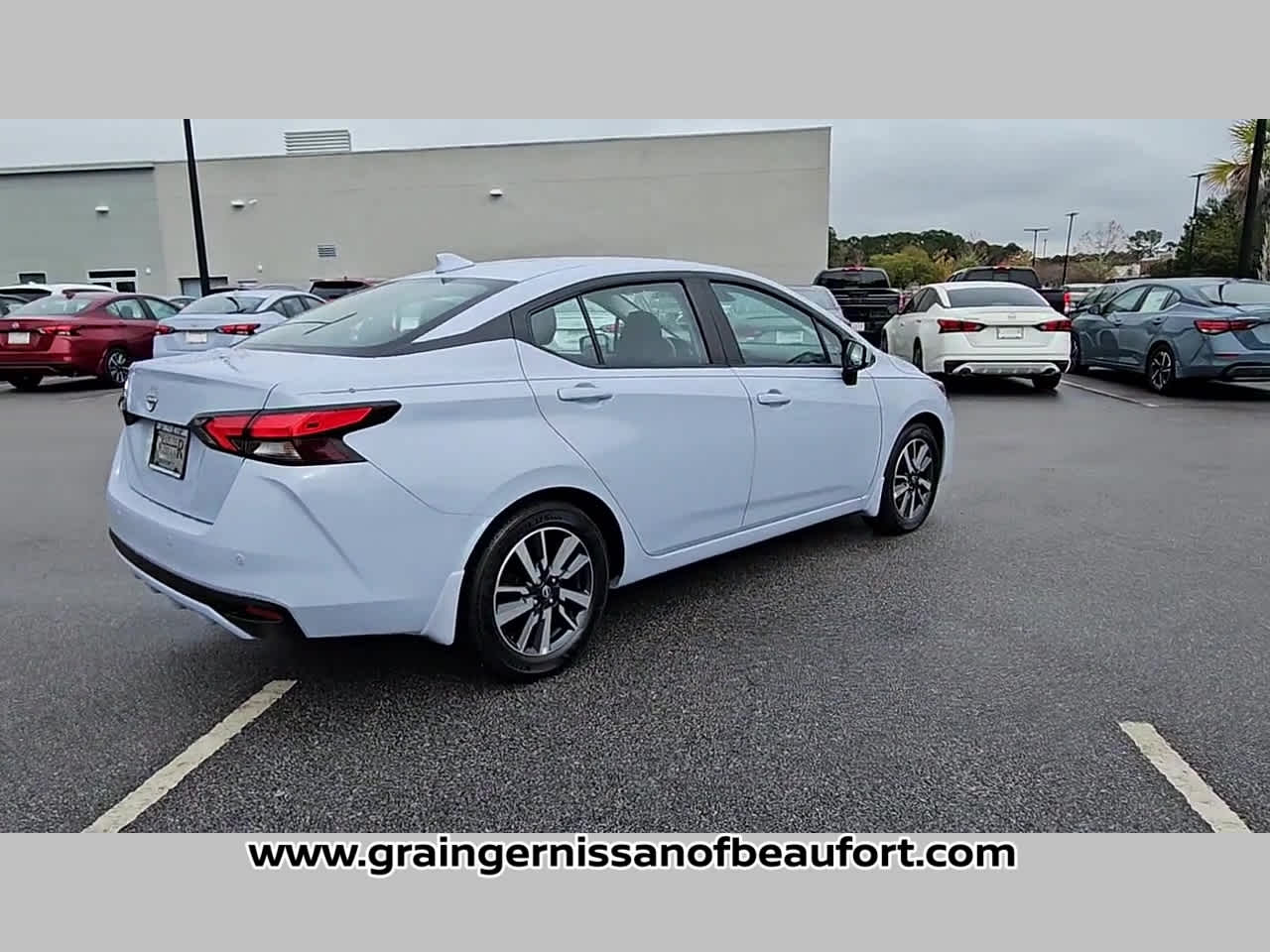 2025 Nissan Versa SV