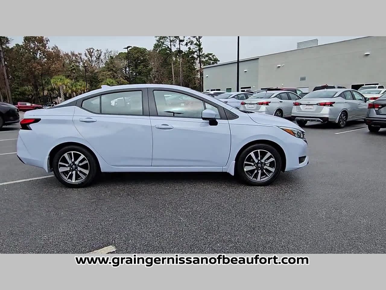 2025 Nissan Versa SV