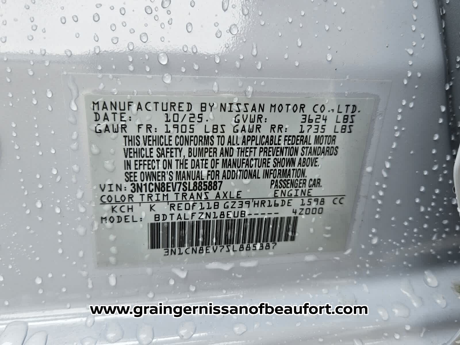 2025 Nissan Versa SV