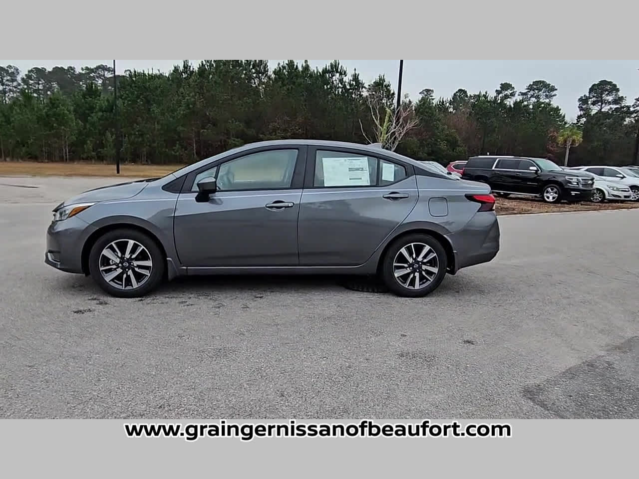 2025 Nissan Versa SV