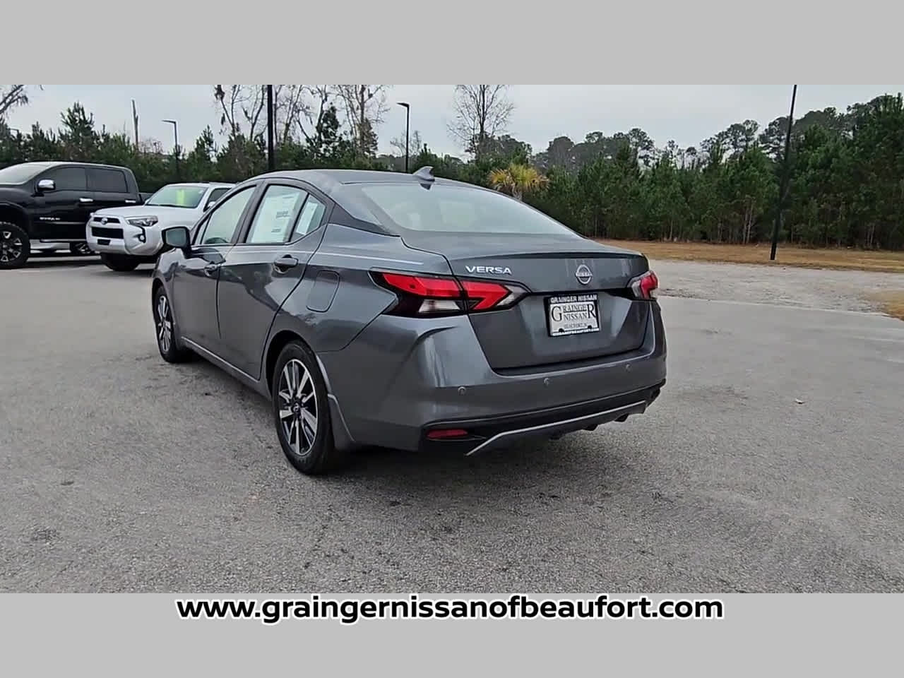 2025 Nissan Versa SV