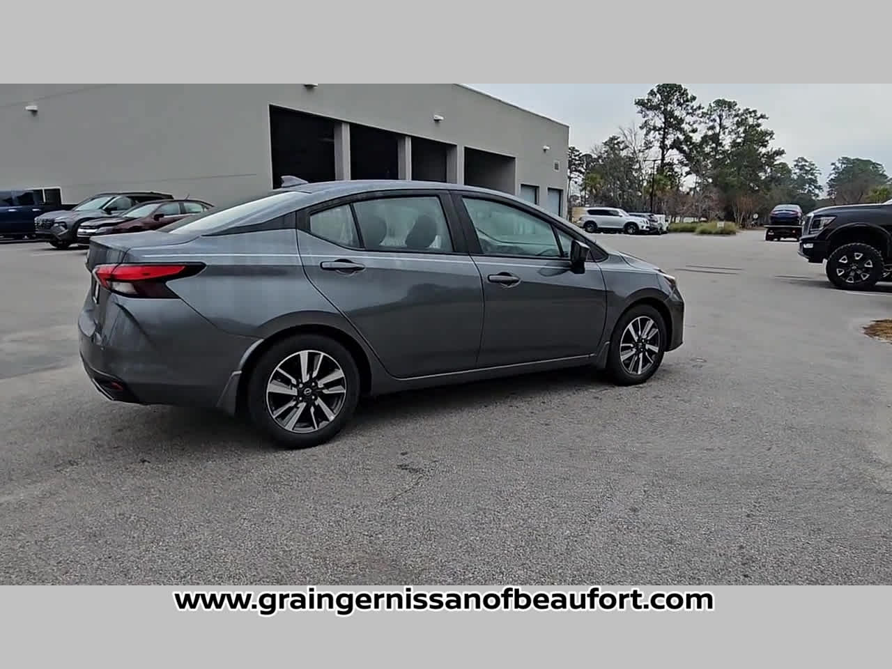 2025 Nissan Versa SV