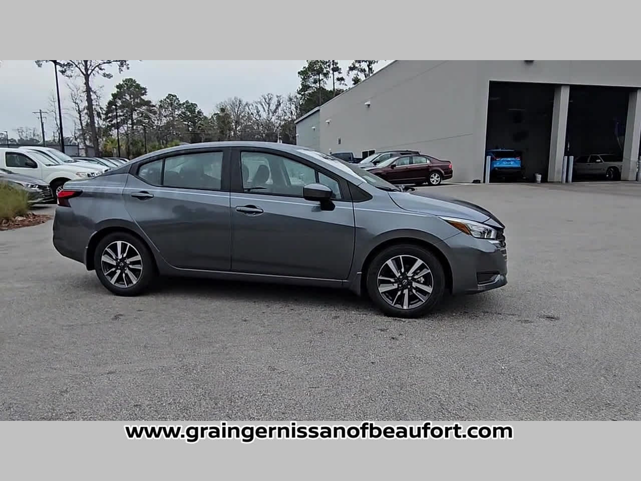 2025 Nissan Versa SV