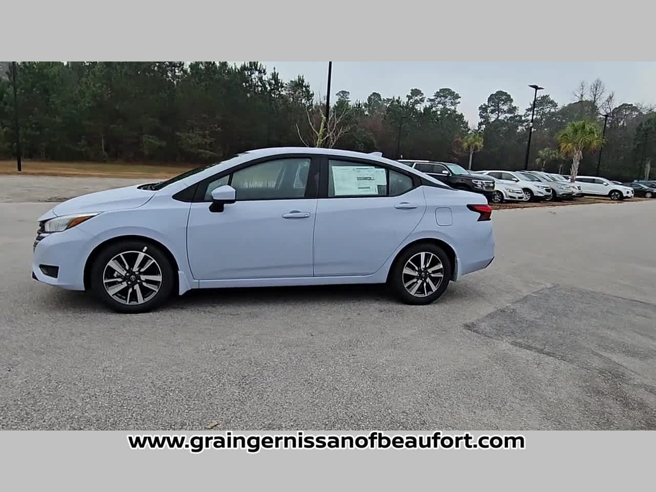 2025 Nissan Versa SV