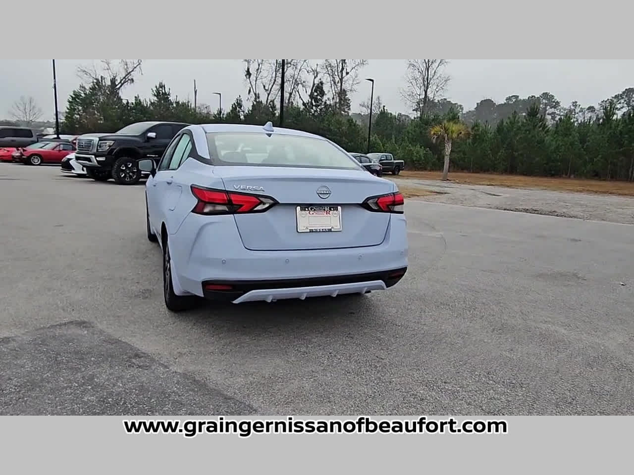 2025 Nissan Versa SV