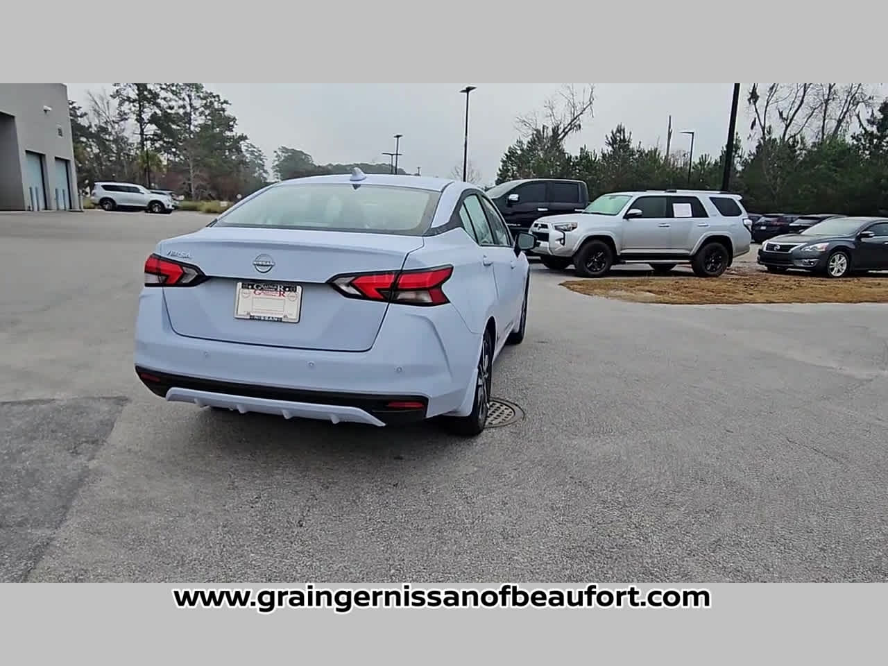 2025 Nissan Versa SV