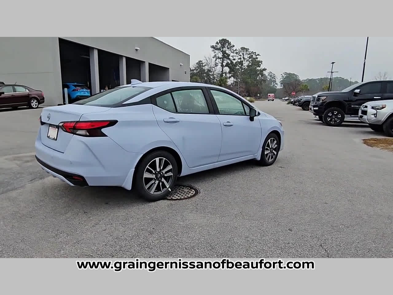 2025 Nissan Versa SV