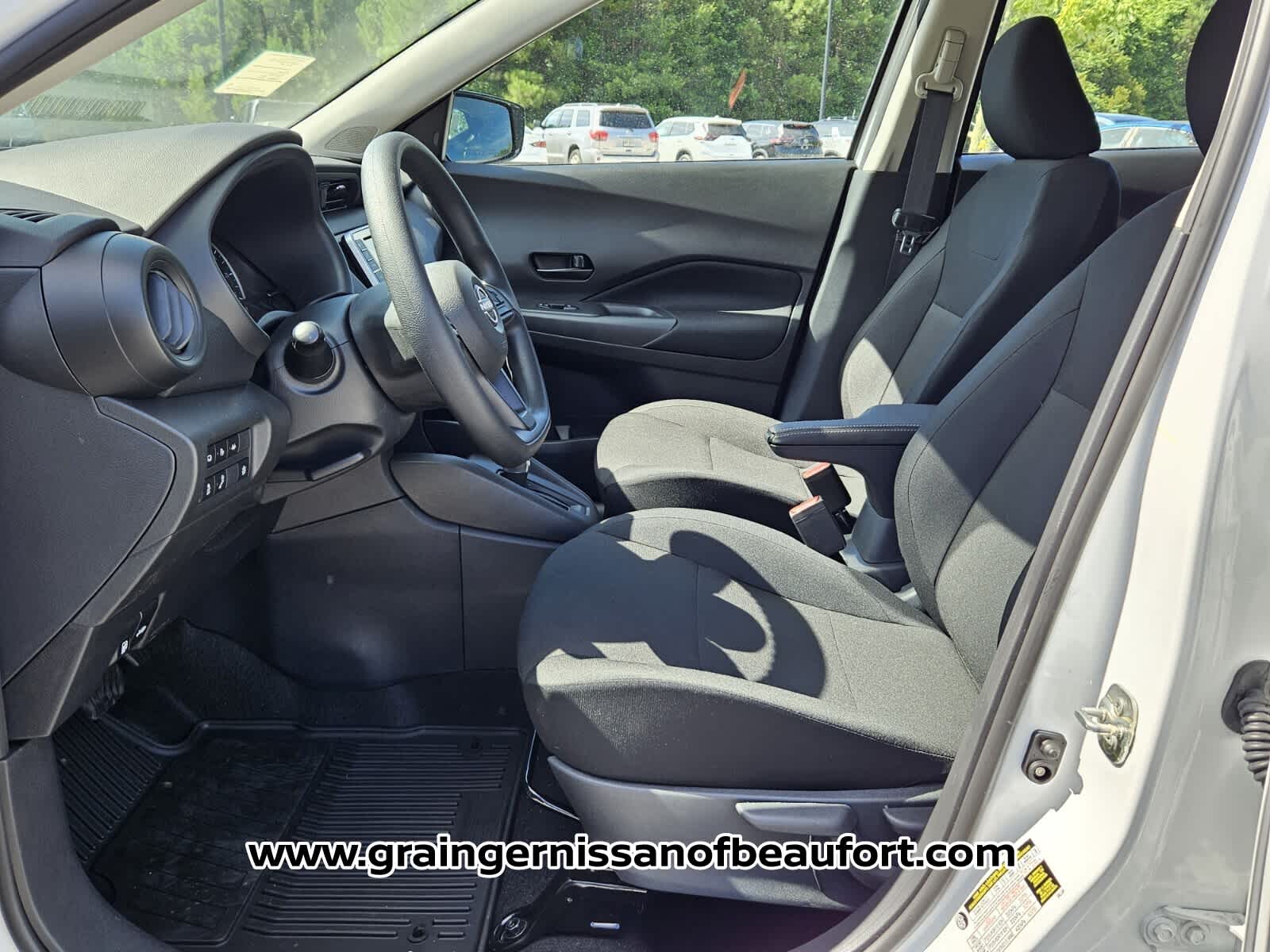 2025 Nissan Kicks Play S