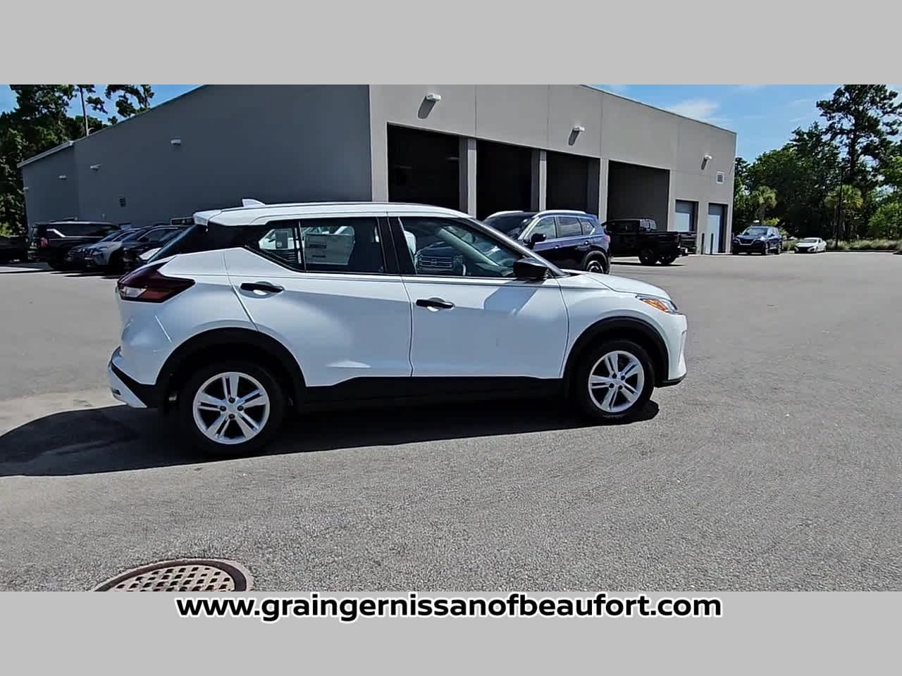 2025 Nissan Kicks Play S