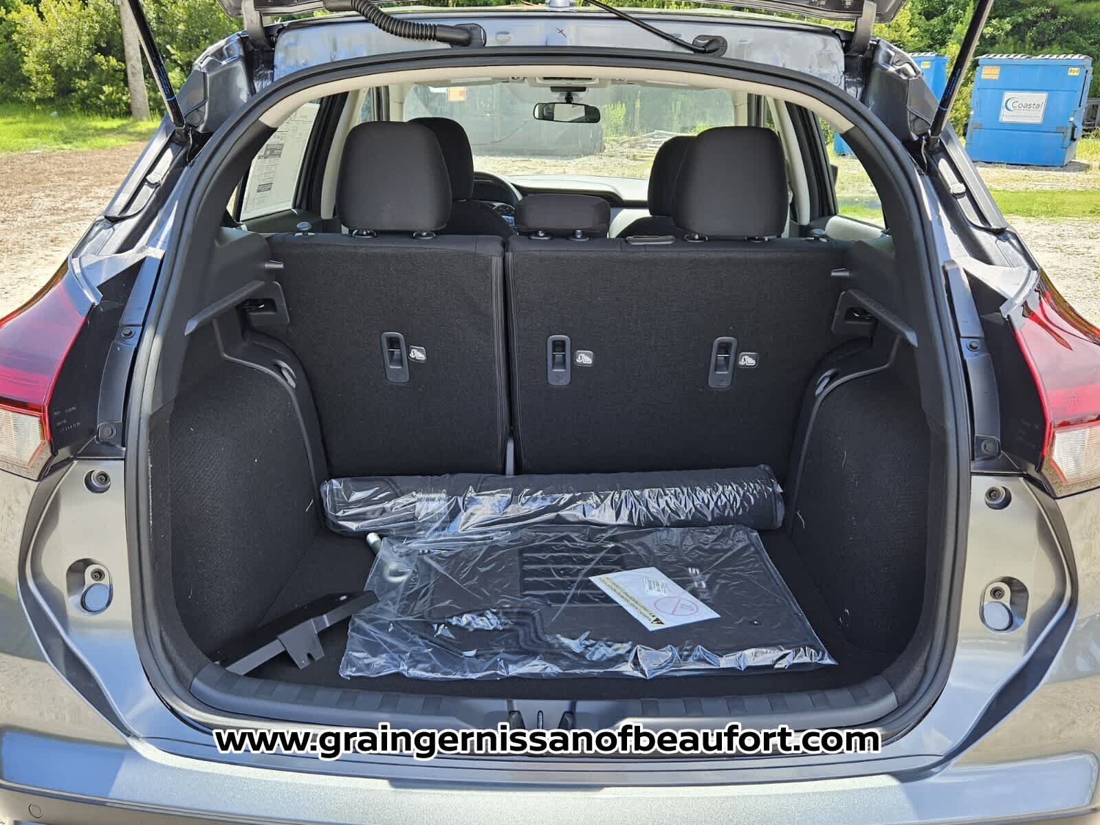 2025 Nissan Kicks Play S