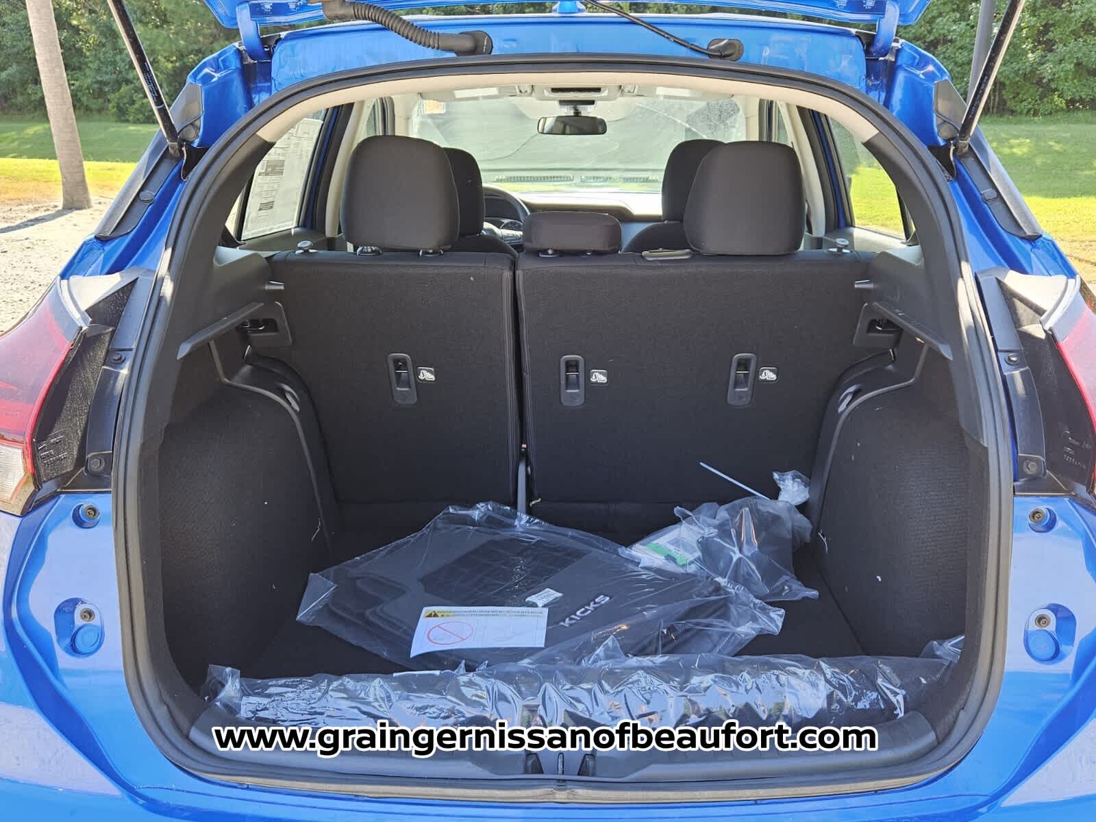 2025 Nissan Kicks Play S