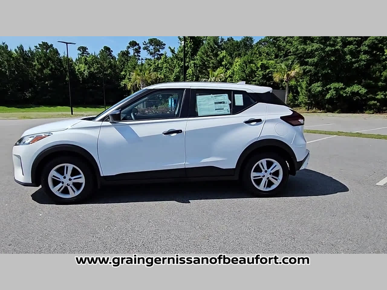 2025 Nissan Kicks Play S