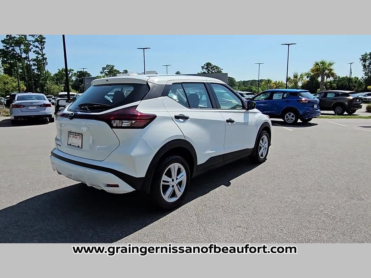 2025 Nissan Kicks Play S