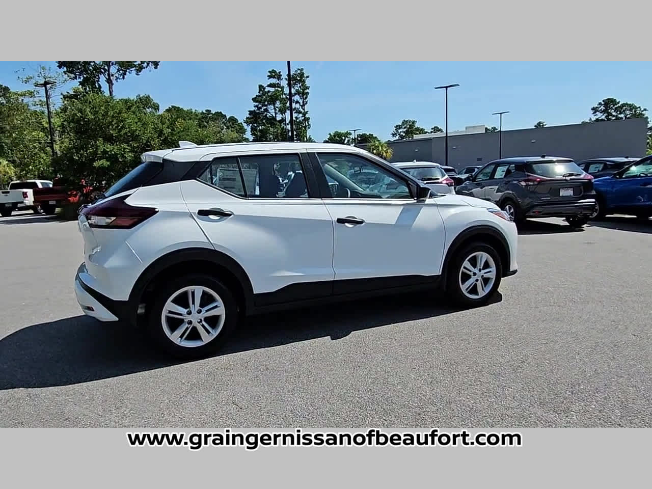 2025 Nissan Kicks Play S