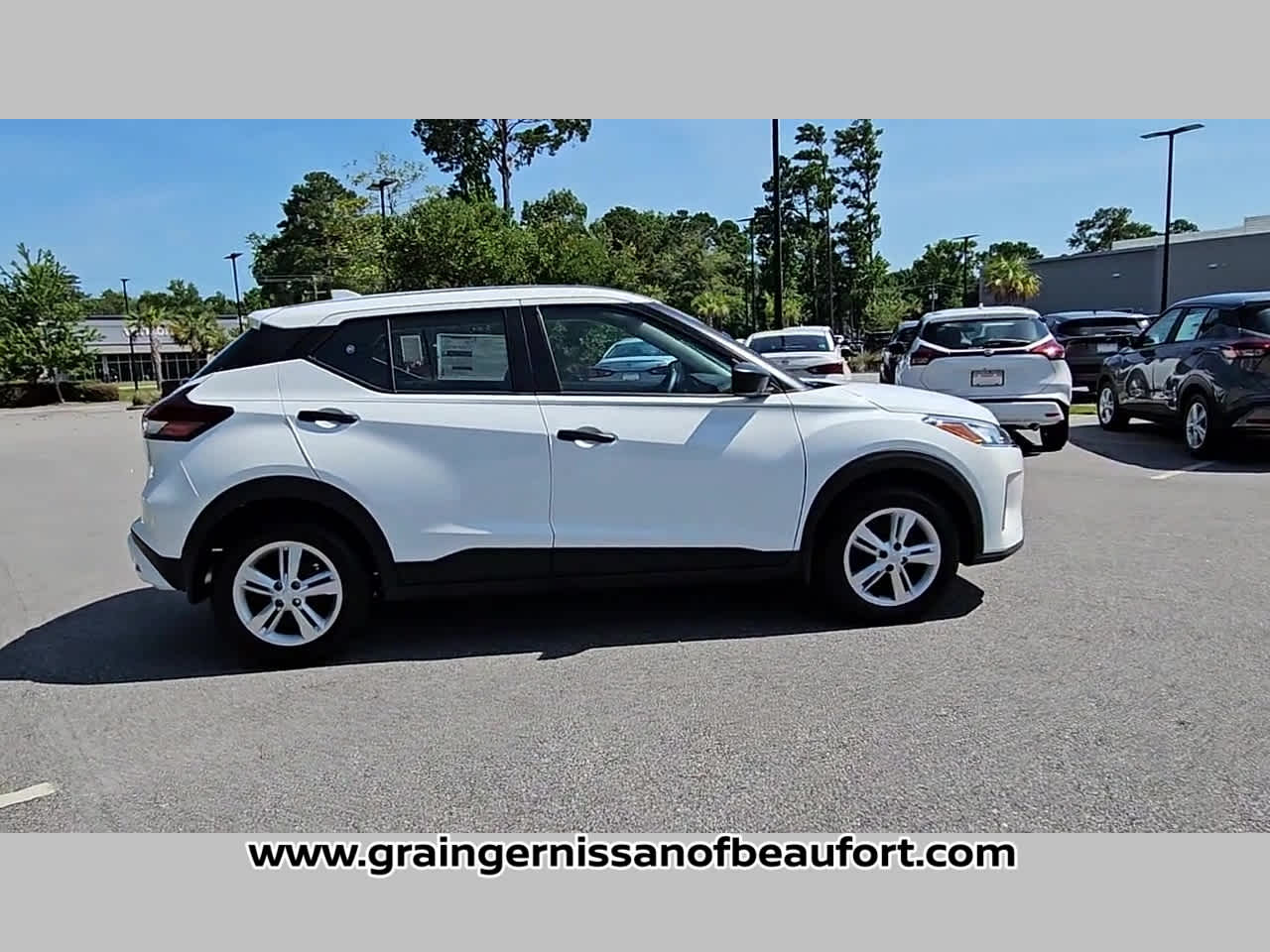 2025 Nissan Kicks Play S