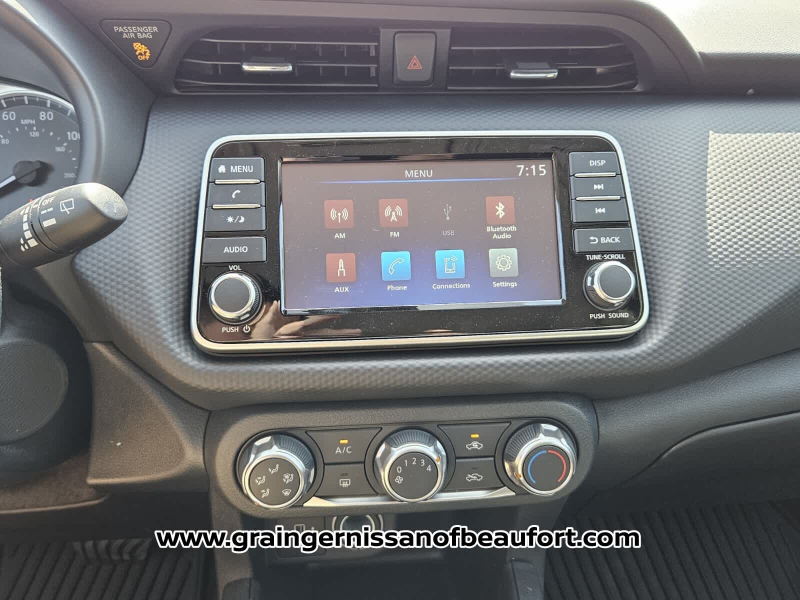 2025 Nissan Kicks Play S