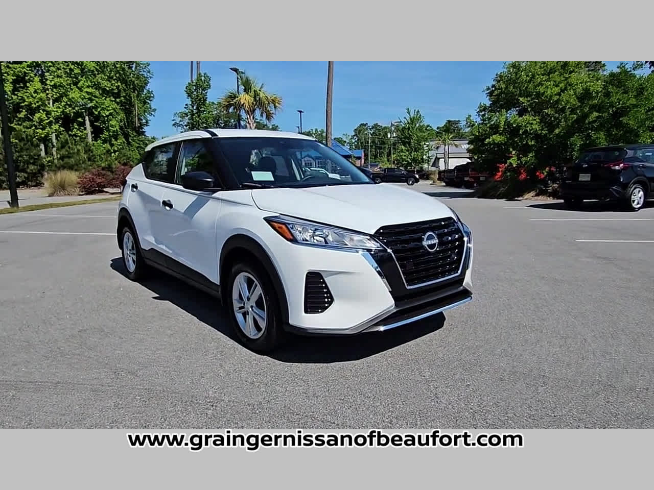 2025 Nissan Kicks Play S