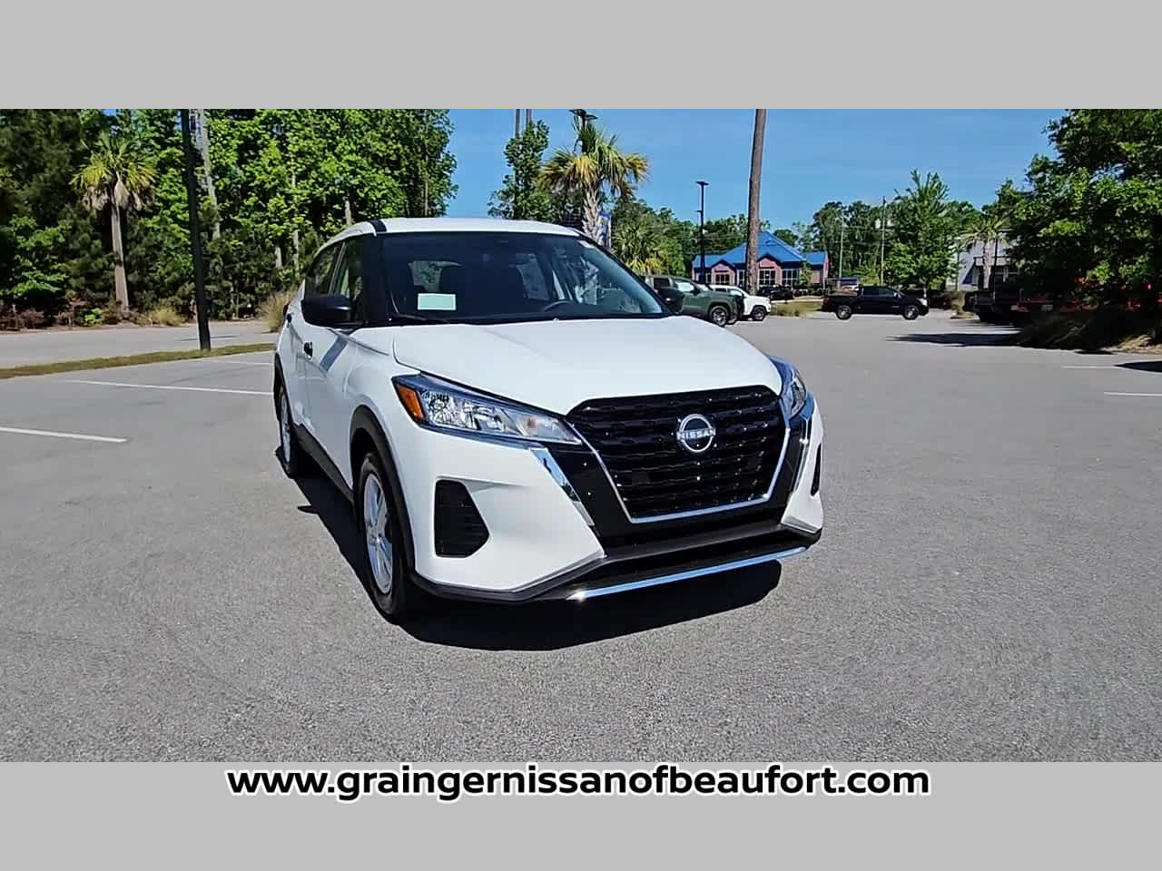 2025 Nissan Kicks Play S