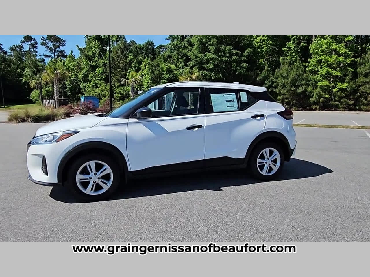 2025 Nissan Kicks Play S