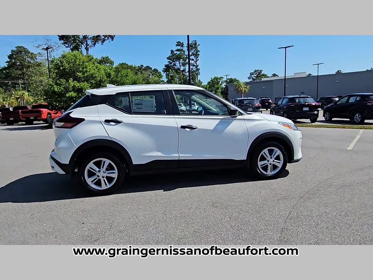 2025 Nissan Kicks Play S