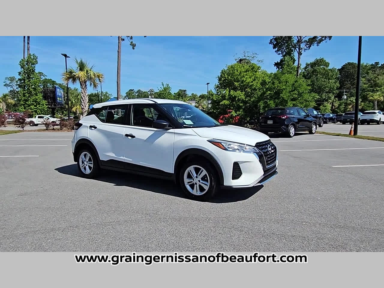 2025 Nissan Kicks Play S