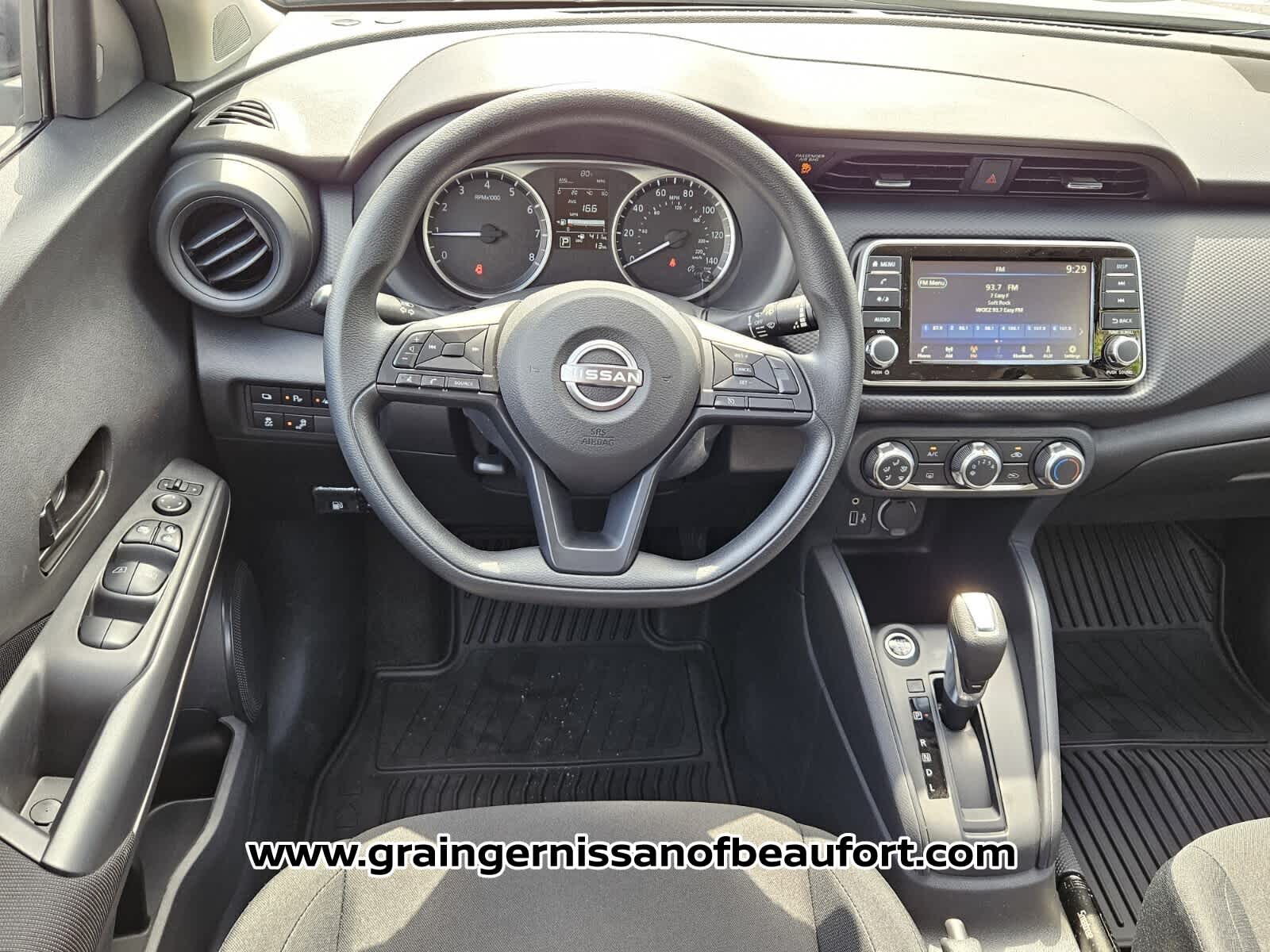 2025 Nissan Kicks Play S