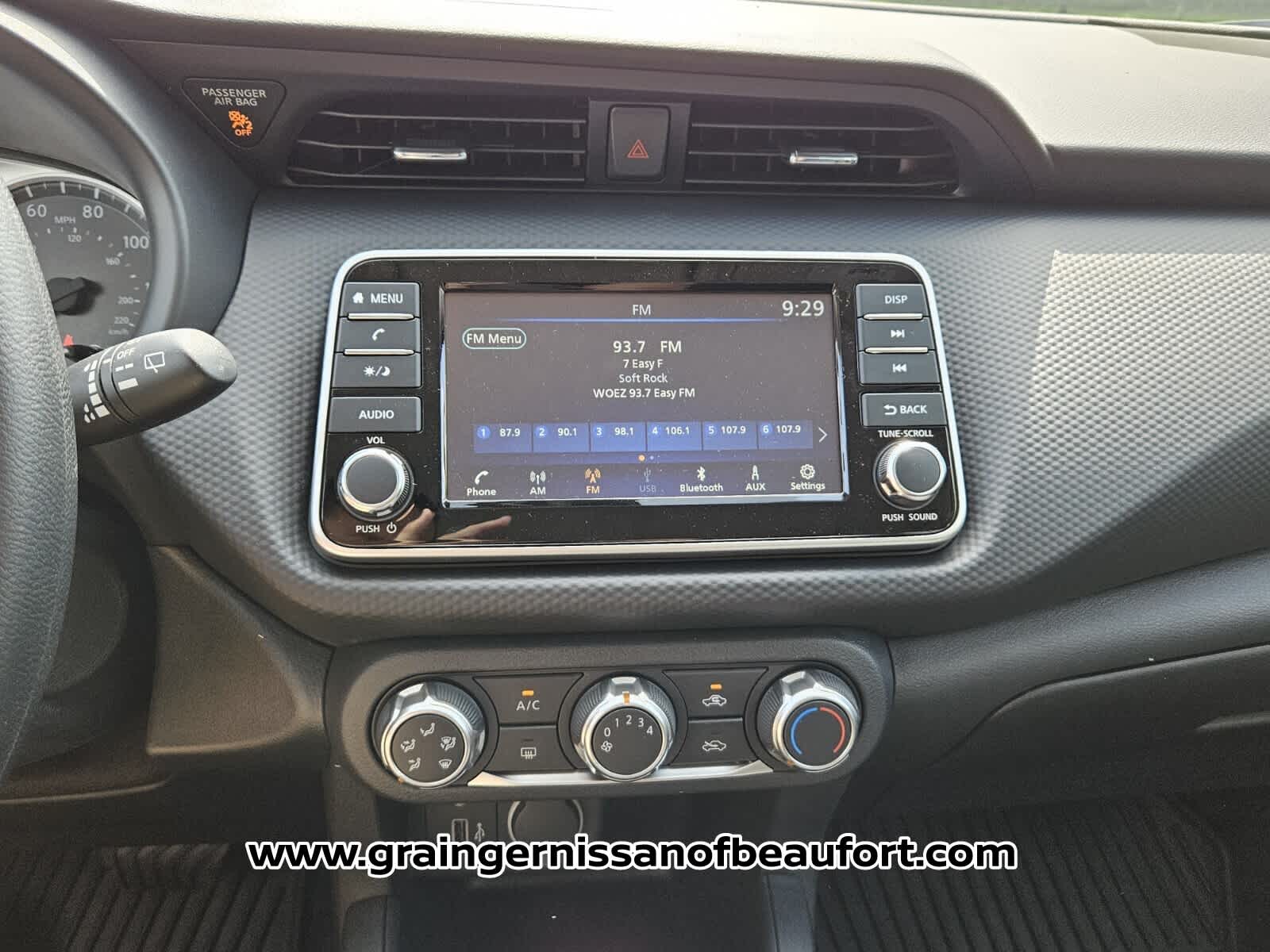 2025 Nissan Kicks Play S