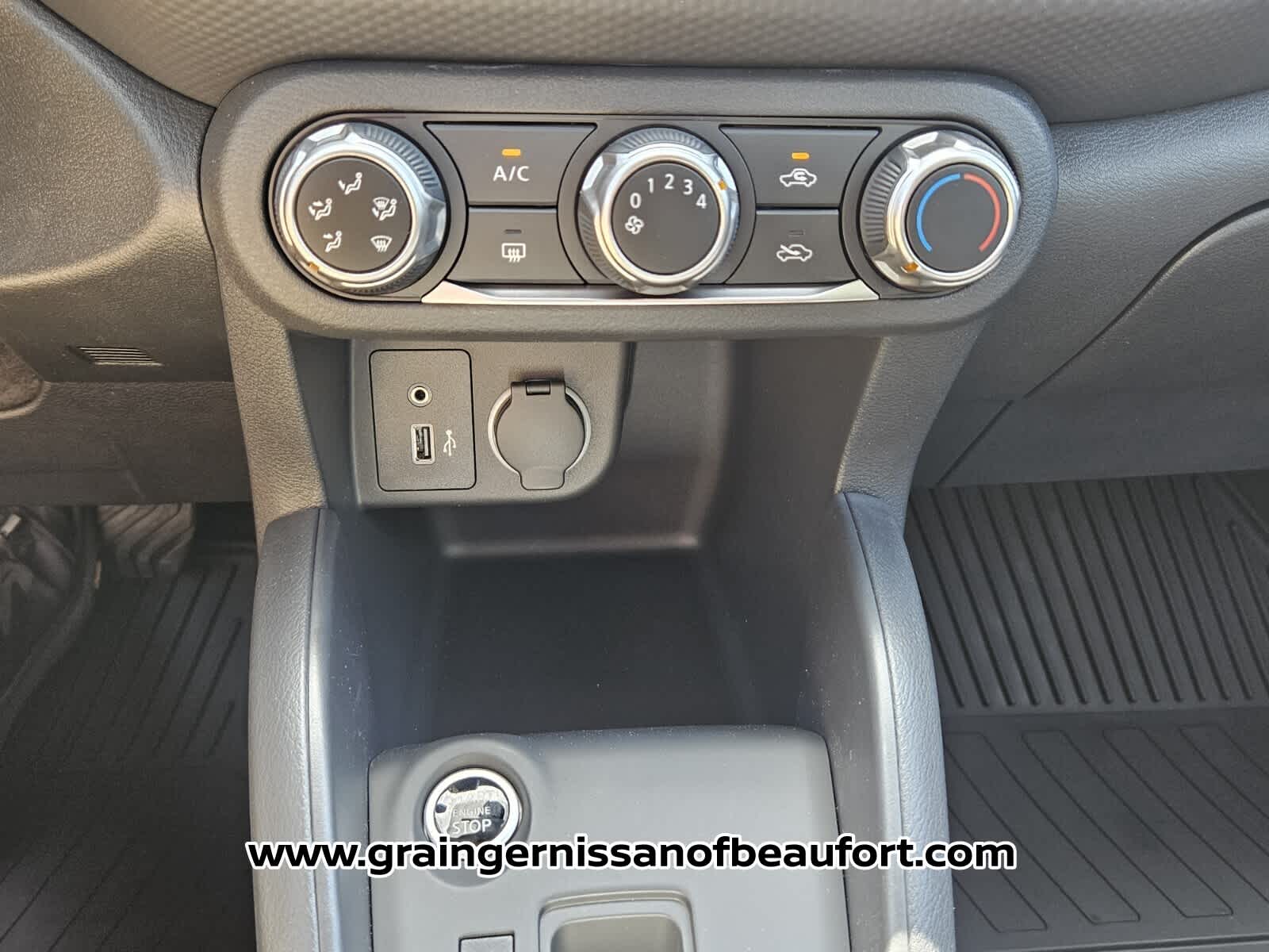 2025 Nissan Kicks Play S