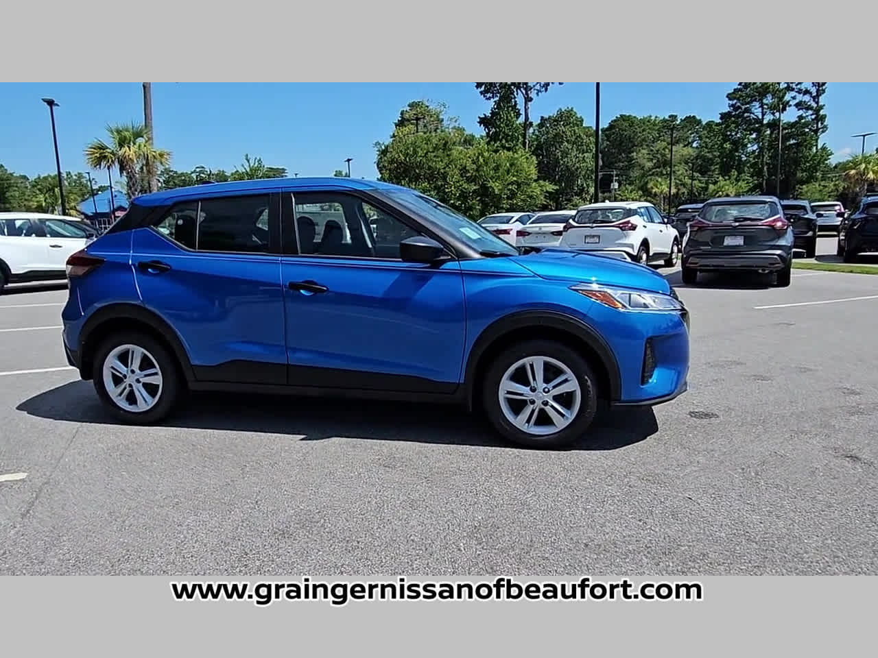 2025 Nissan Kicks Play S