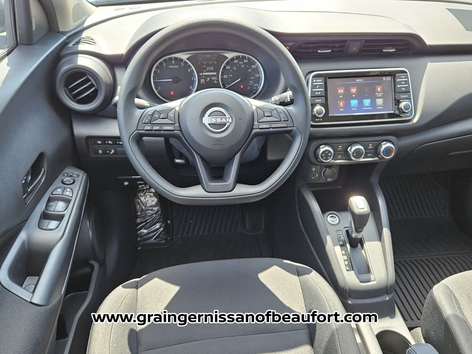 2025 Nissan Kicks Play S