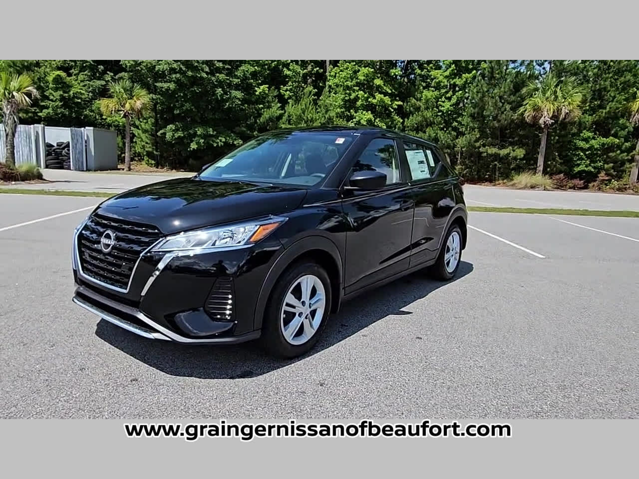 2025 Nissan Kicks Play S