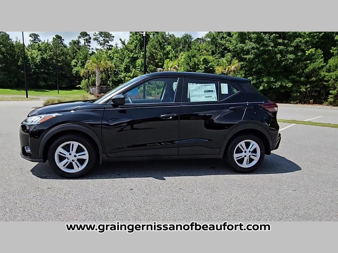 2025 Nissan Kicks Play S