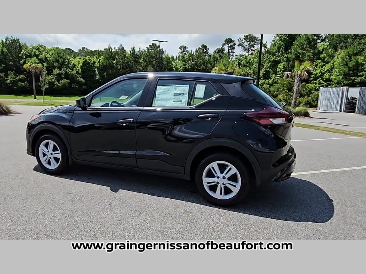 2025 Nissan Kicks Play S