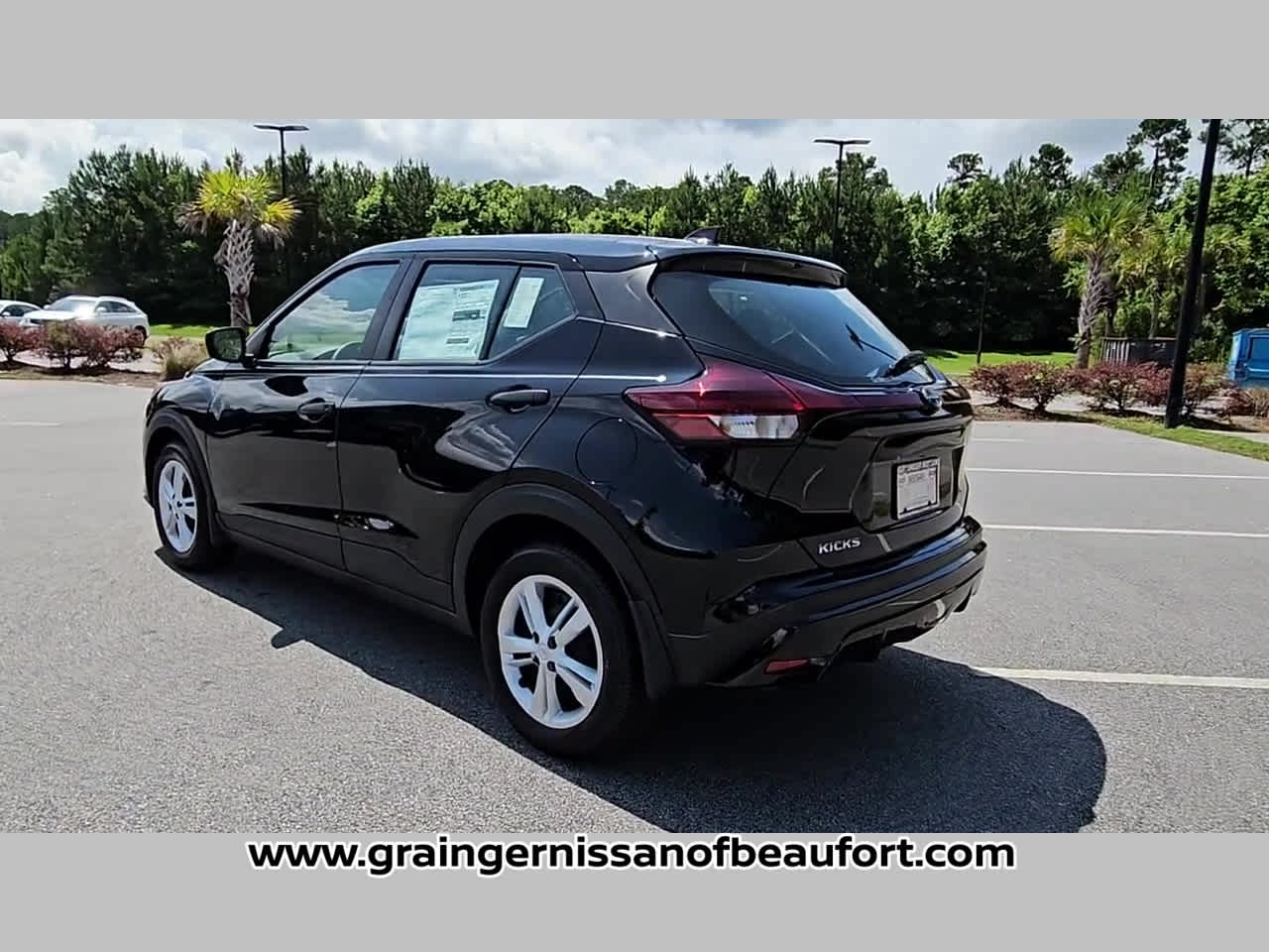 2025 Nissan Kicks Play S