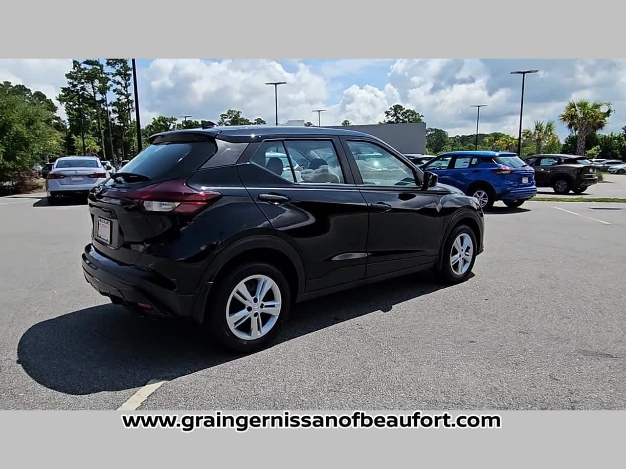 2025 Nissan Kicks Play S