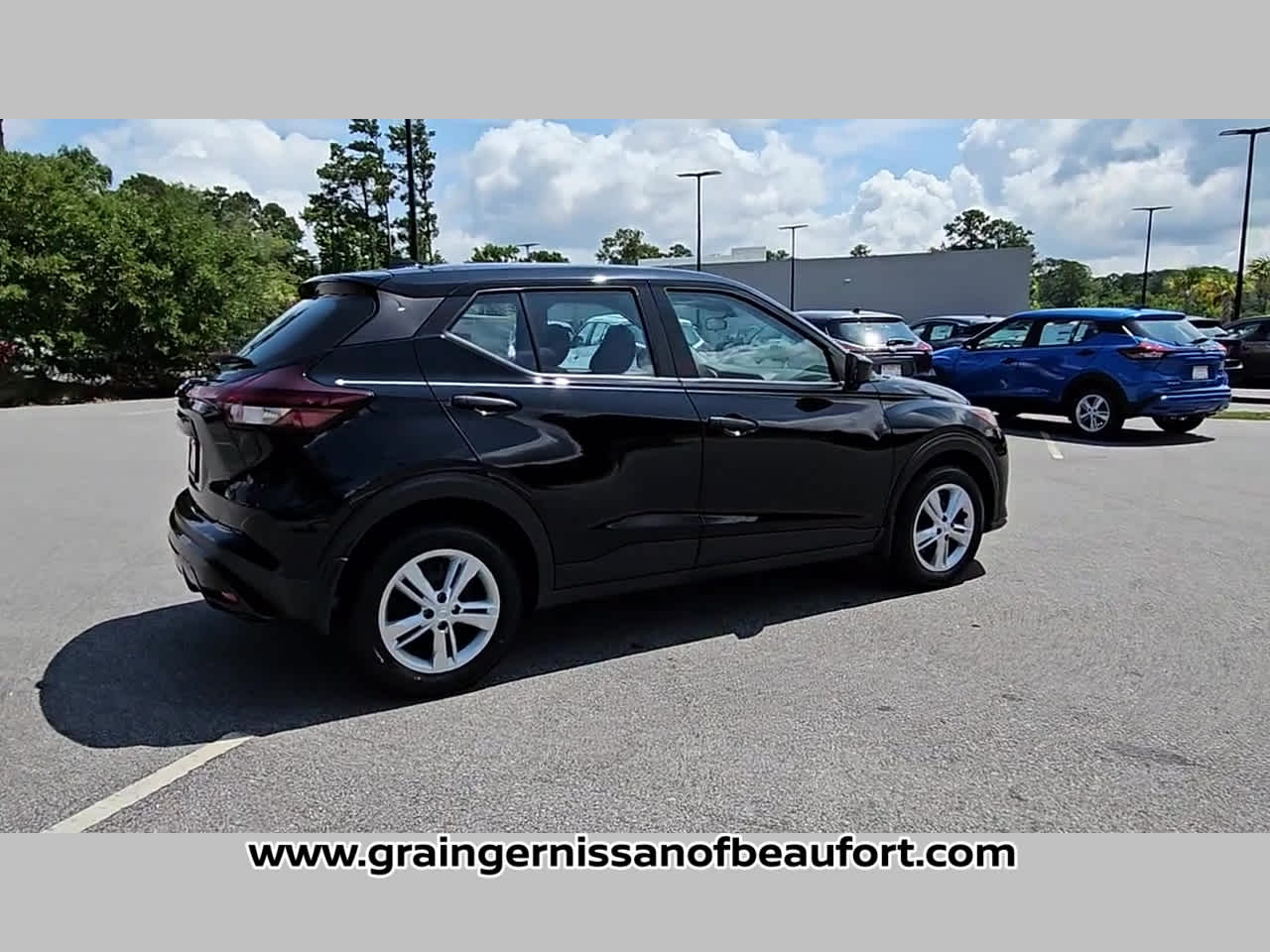 2025 Nissan Kicks Play S