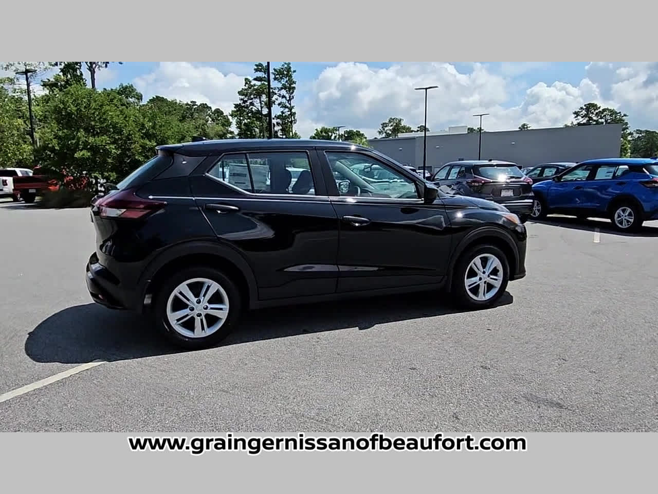 2025 Nissan Kicks Play S