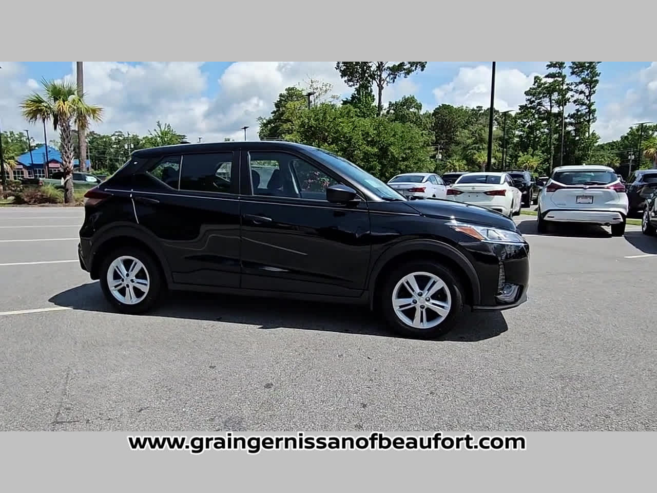 2025 Nissan Kicks Play S