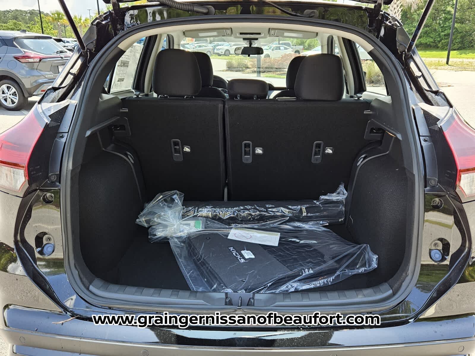 2025 Nissan Kicks Play S