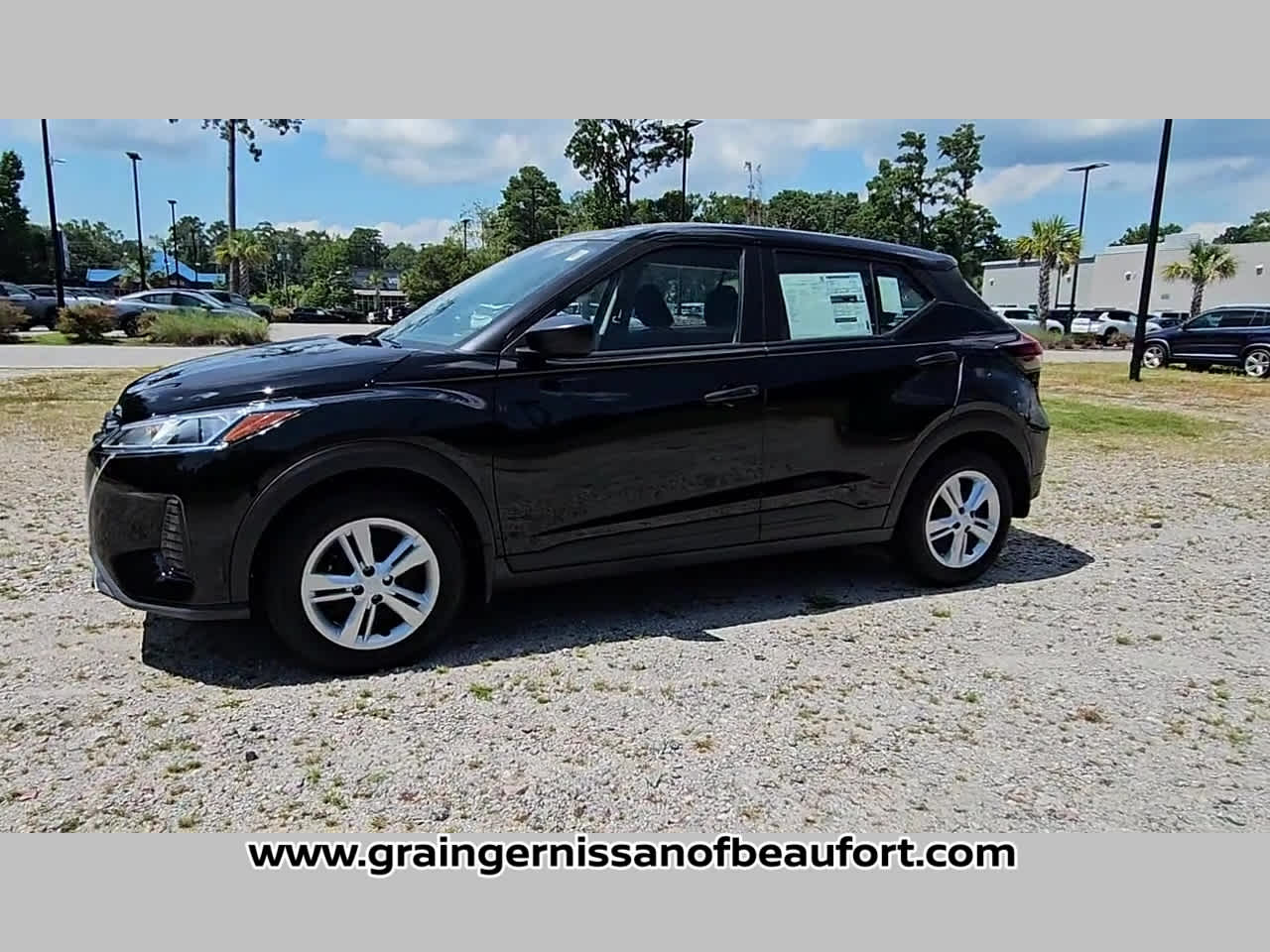 2025 Nissan Kicks Play S