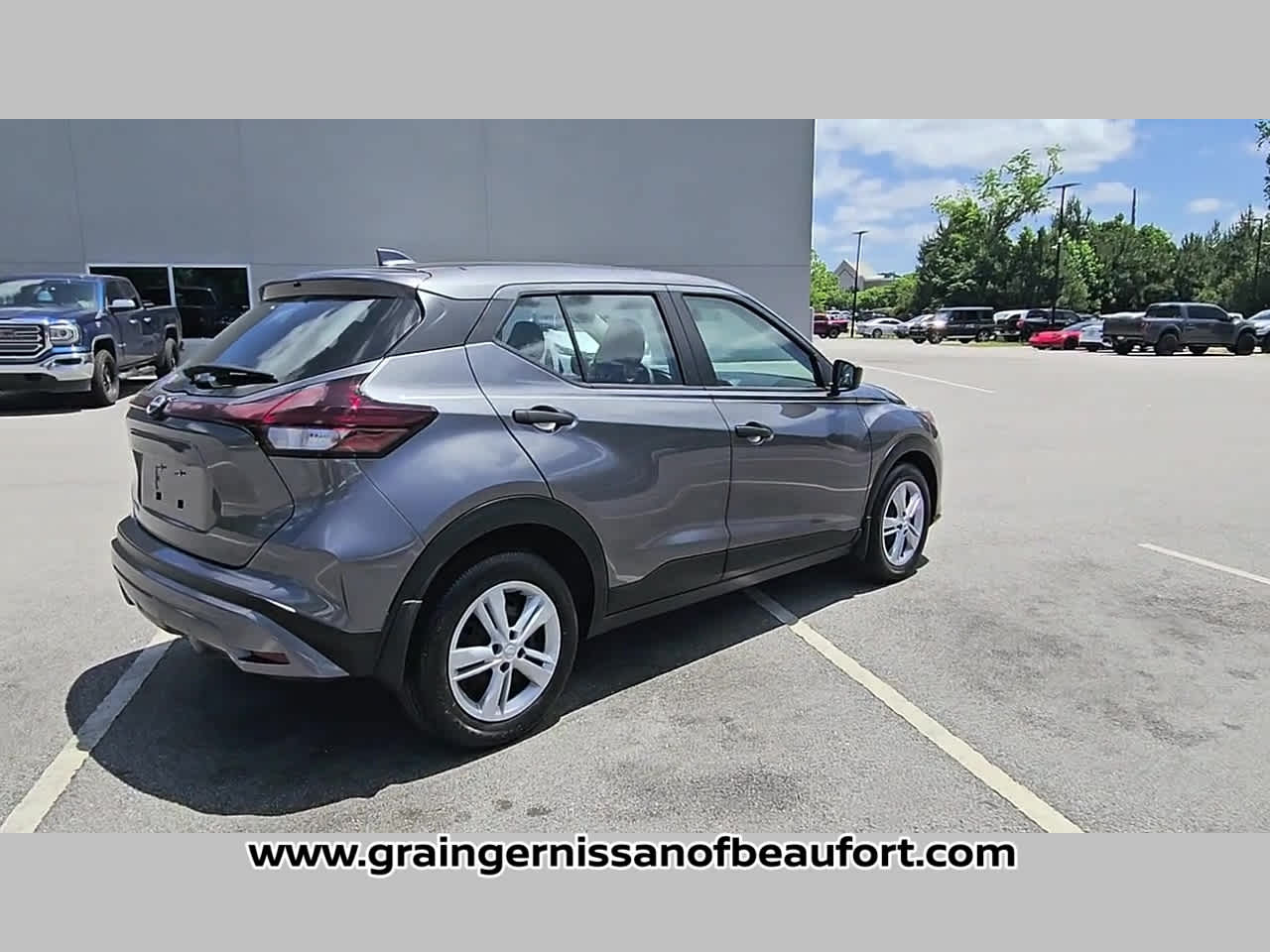 2024 Nissan Kicks S