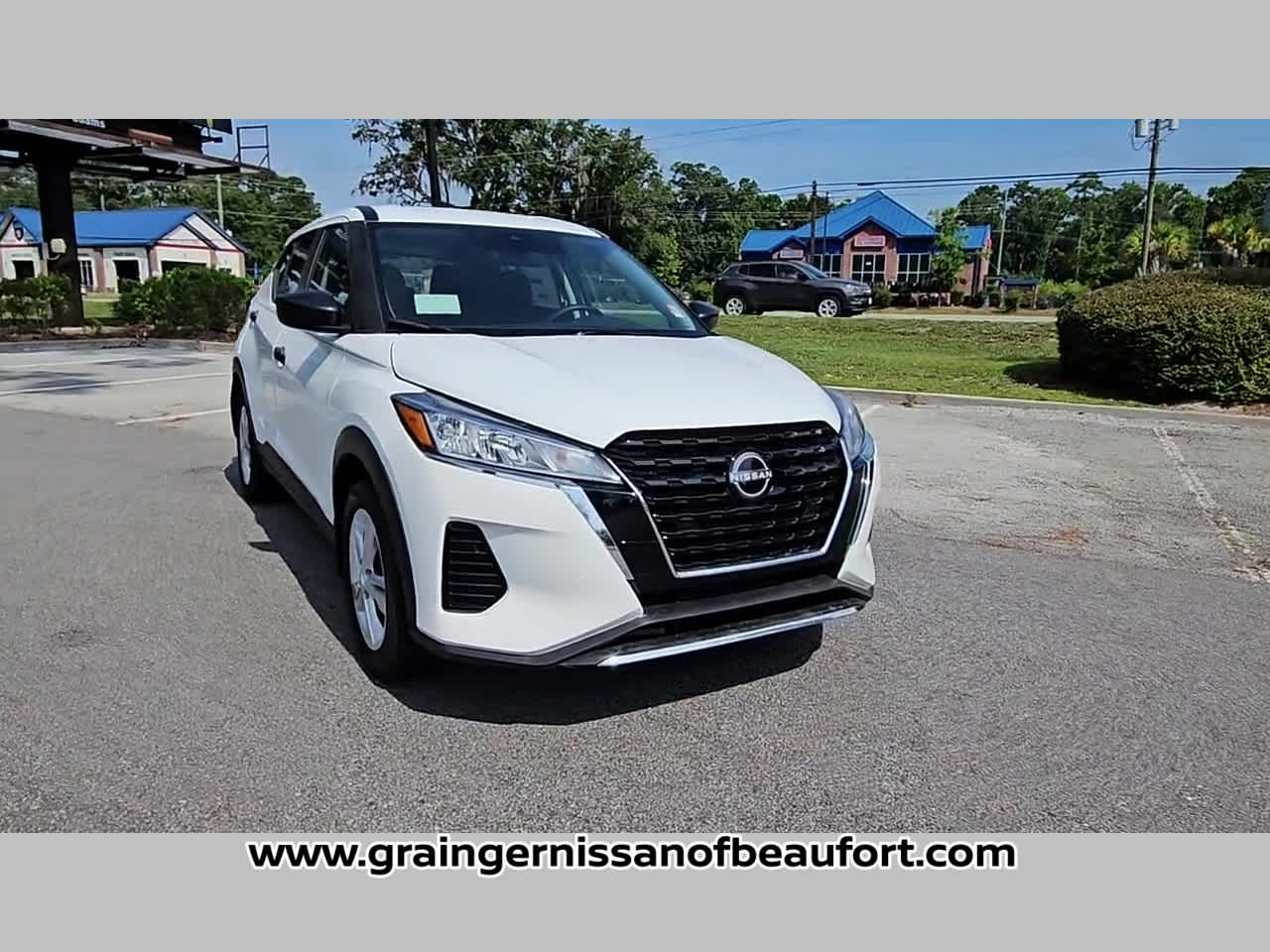 2025 Nissan Kicks Play S