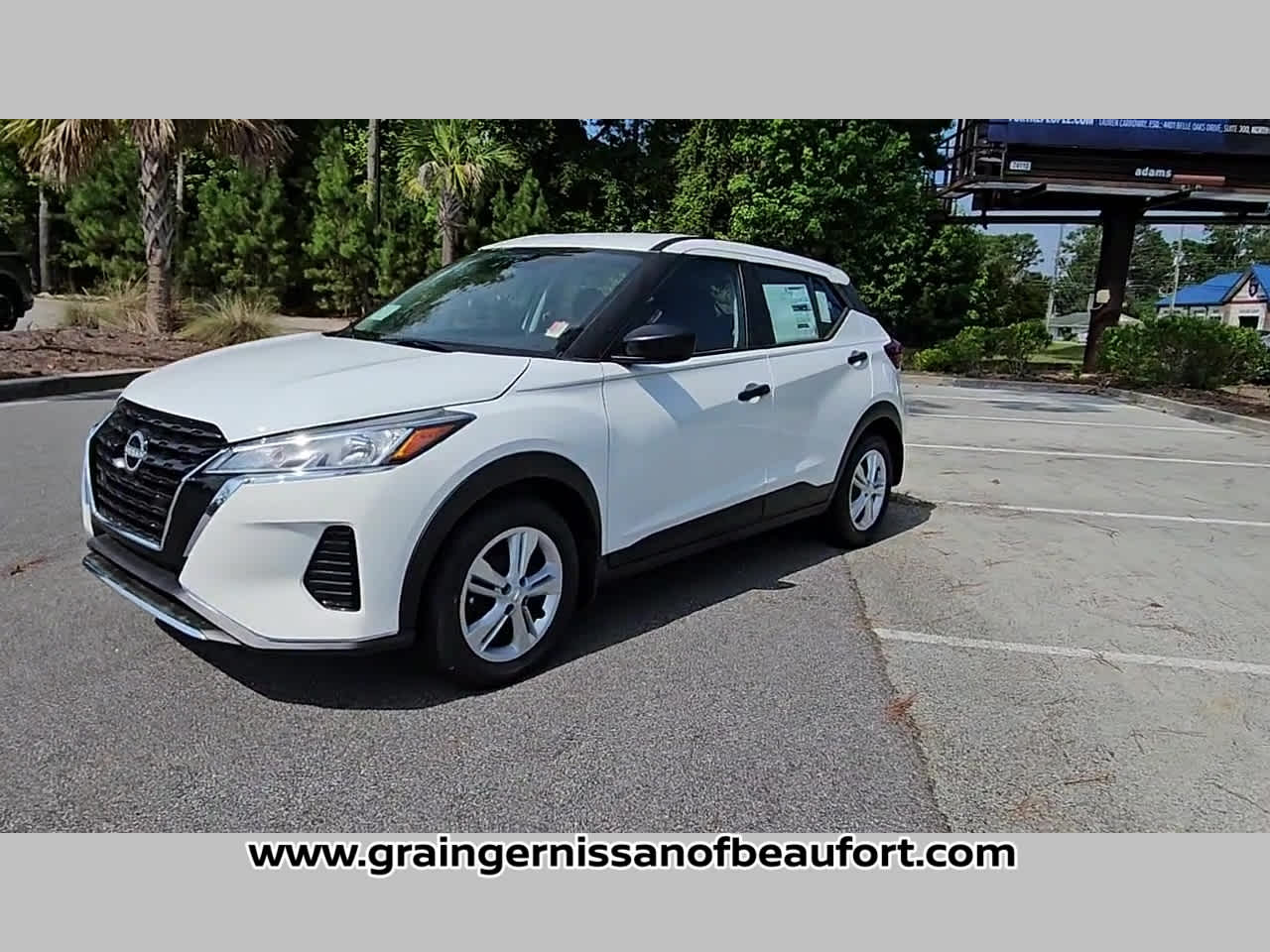 2025 Nissan Kicks Play S