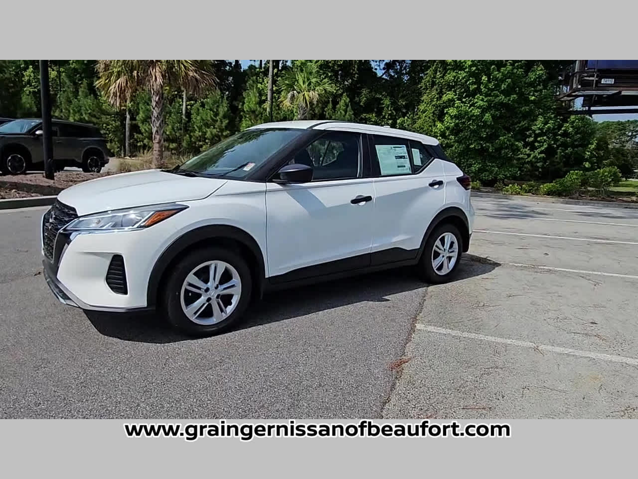 2025 Nissan Kicks Play S