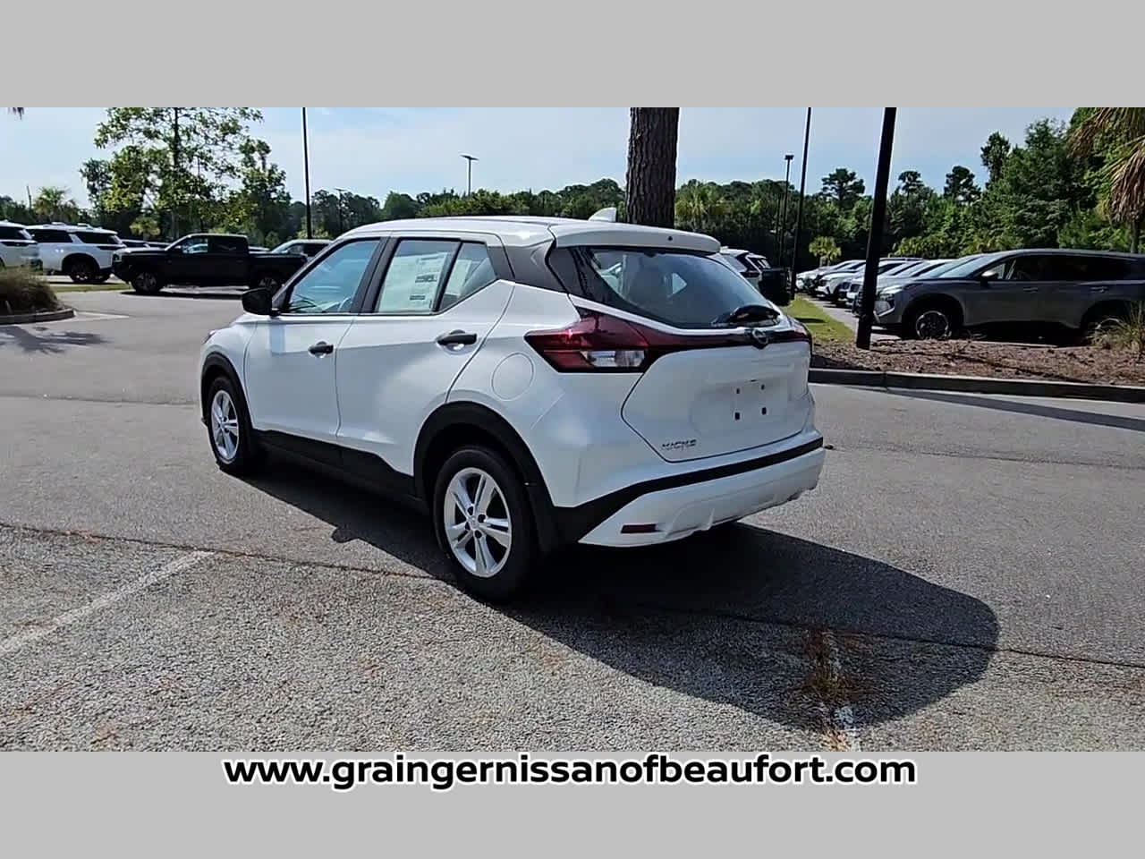 2025 Nissan Kicks Play S