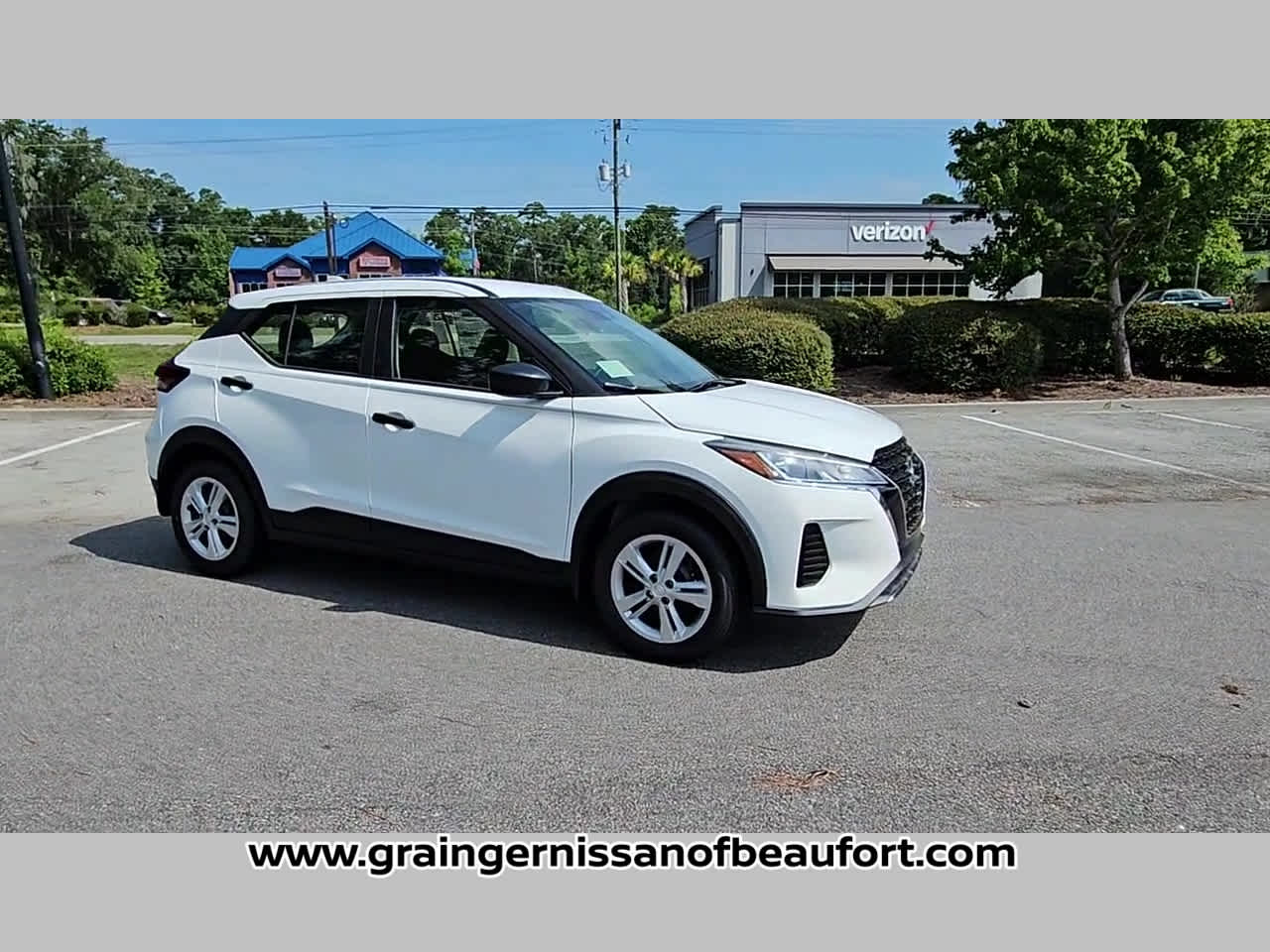 2025 Nissan Kicks Play S